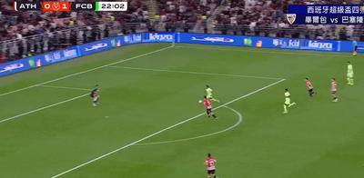 詹姆斯赛后向卡斯尔赠送签名球衣：年轻的国王，继续加油