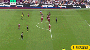 “高尔夫皇帝”伍兹称“腰部恢复速度不快…回归赛场时间未定”