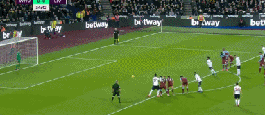 记者：孔蒂和那不勒斯的关系依然紧张，后者已经接触莫塔