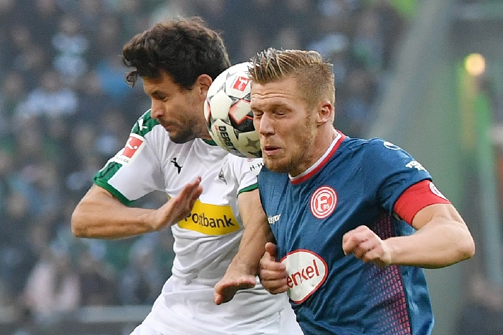 阿邦拉霍：只有曼联给出高额转会费，维拉才会卖沃特金斯