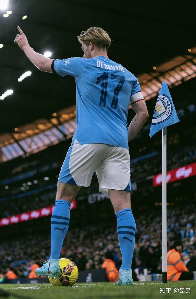 气坏了！沈梓捷补防被吹犯规抱怨绕场 犯满离场