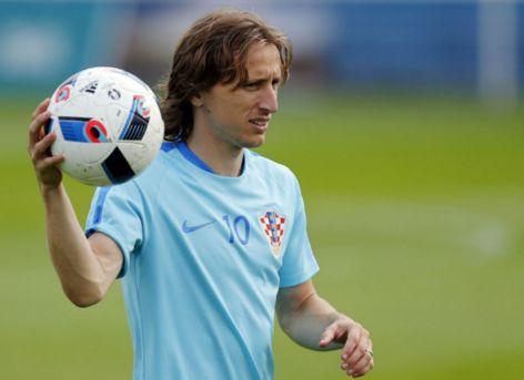 帕柳卡：门将职责是扑救，多纳鲁马、大马丁和裤袜是现役最强